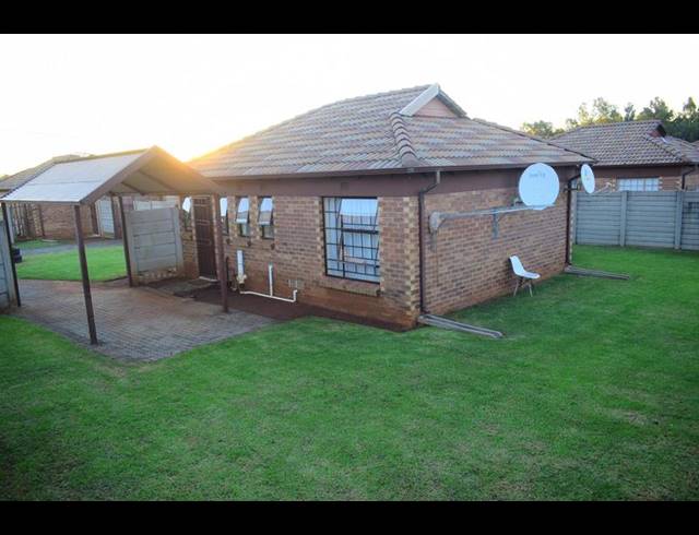 3 BEDROOM HOUSE FOR SALE IN CLAYVILLE